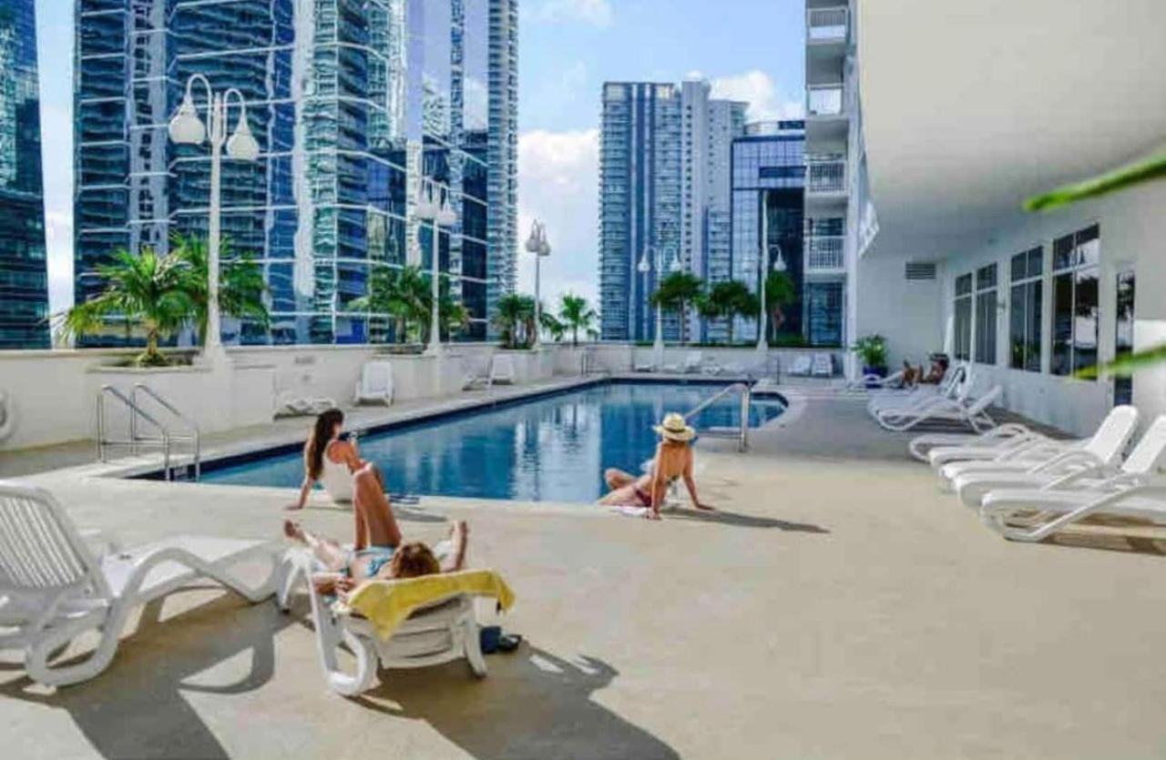 Amazing Condo With Free Parking In Brickell マイアミ エクステリア 写真